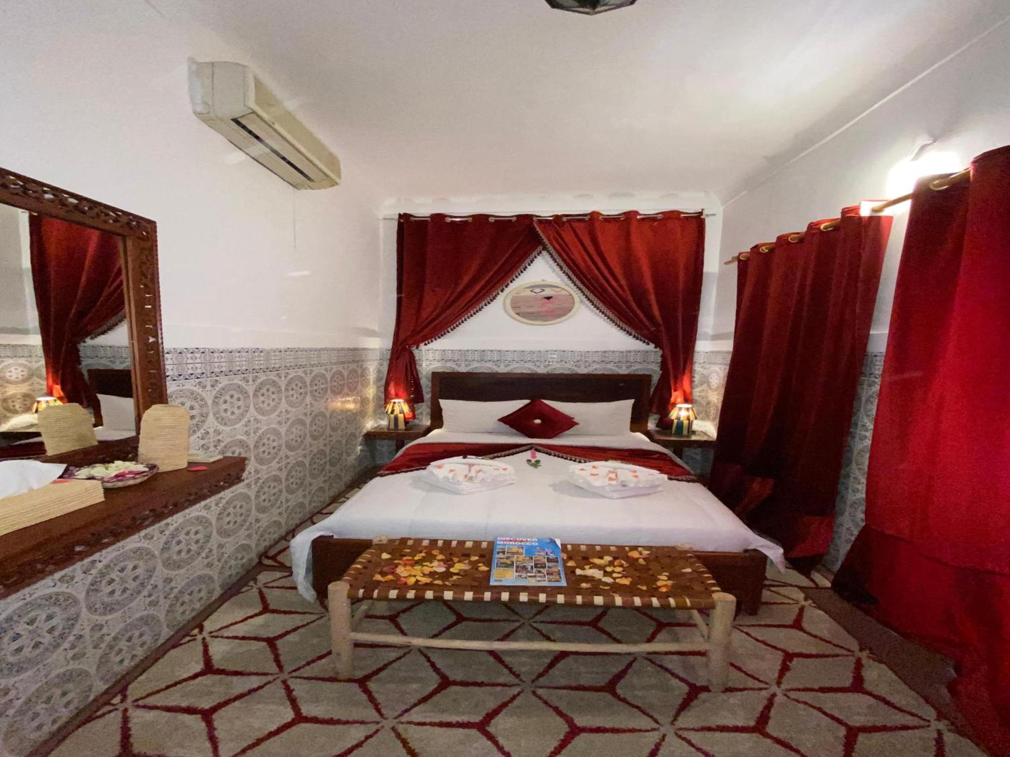 Riad Lazord De Marrakech Entier 마라케시 외부 사진